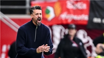 Sandro Wagner verlor mit dem FCA zum vierten Mal in Serie.
