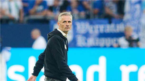 Schalke-Trainer Kees van Wonderen droht zwei Spieltage vor dem Saisonende das Aus.