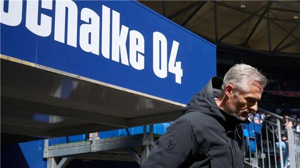 Schalke siegt glücklich und ist so gut wie gerettet Schalke-Trainer Kees van Wonderen konnte mit dem Spiel seines Teams nicht zufrieden sein