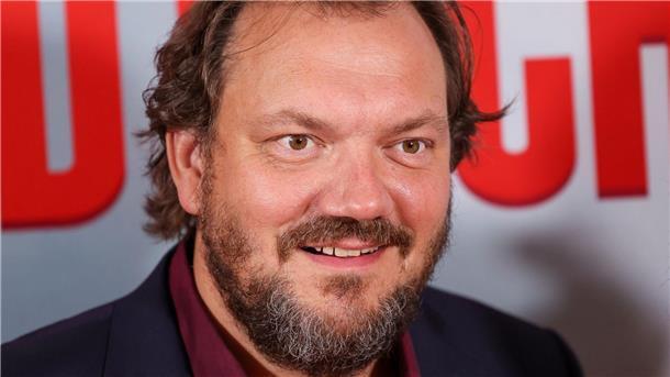 Charly Hübner und Caren Miosga lesen Uwe Johnson Schauspieler Charly Hübner liest aus Uwe Johnsons „Jahrestage“.
