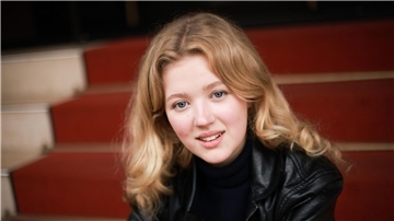 Schauspielerin Pauline Pollmann spielt im Cannes-Eröffnungsfilm mit.