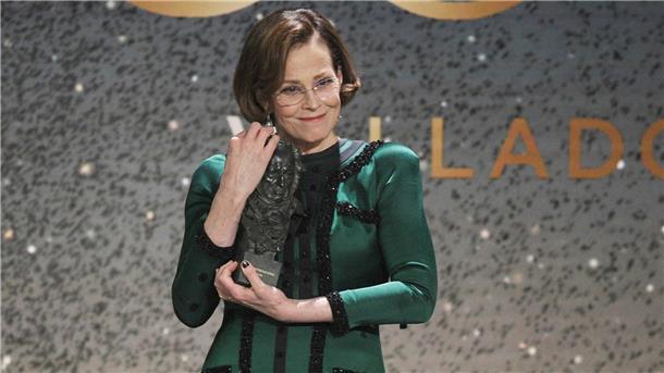 „Schneegesellschaft“ gewinnt zwölf Goyas Schauspielerin Sigourney Weaver erhielt den Internationalen Goya-Preis.