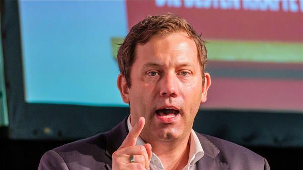Schlägt statt der Einsparungen beim Elterngeld die Abschaffung des Ehegattensplittings für neue Ehen vor: Lars Klingbeil.