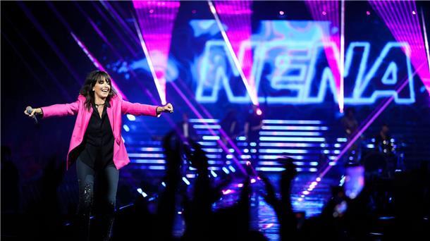 „Nicht in einem Boot“: Nena-Auftritt bei „Coast in Concert“ in Cuxhaven Schlagersängerin Nena auf der Bühne - im nächsten Sommer kommt sie nach Cuxhaven.