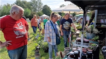 Herbst- und Staudenmarkt in Stadland