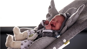 Schreit ein Baby oft und lange, ist das emotional oft sehr belastend. (Archivbild)