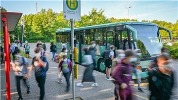 Schulbus-Situation am Schulzentrum Schiffdorf.