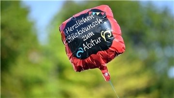 Schulvertreter in Bremerhaven und im Cuxland sprechen über Ideen, wie sie die Abschlusszeugnisse coronakonform verleihen möchten.