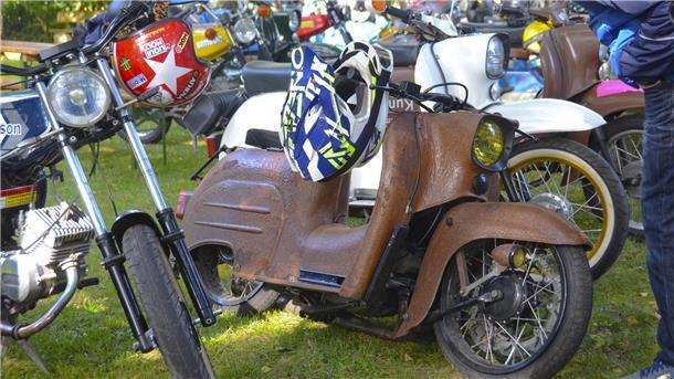 Schwalbe im Rost-Look: Der Kreativität sind beim Simson-Tuning nur vom Gesetzgeber Grenzen gesetzt.