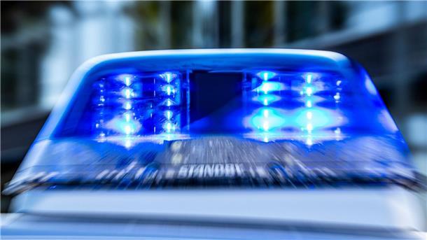 Mann betritt A1: Tot nach Zusammenstoß mit Auto Schwerer Unfall auf der A1.