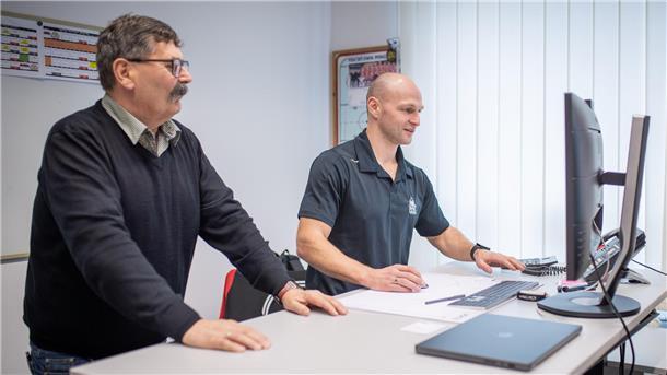 Sebastian Furchner (rechts) hat den Schreibtisch von Alfred Prey übernommen. Ab der kommenden Saison trägt der 41-Jährige die Verantwortung als sportlicher Leiter.