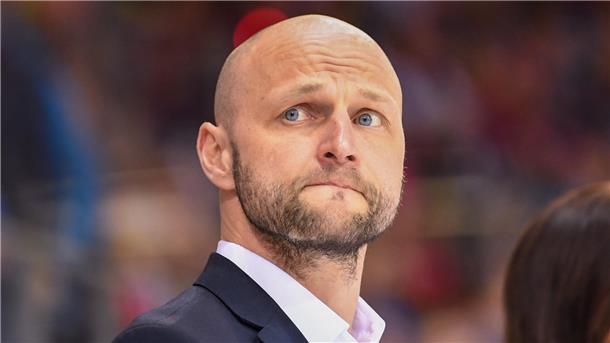 Pinguins-Sportdirektor zieht positive Bilanz: „Es war eine Ehre dieses Jahr“ Sebastian Furchner schaut skeptisch drein