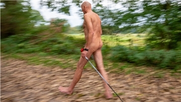 Nacktwandern