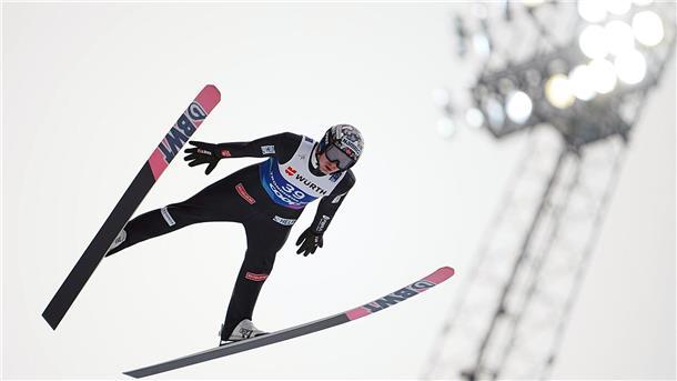 Skisprung-Skandal: Weltverband hebt Sperren wieder auf Seine Sperre im Anzug-Skandal wurde wieder aufgehoben: Der norwegische Skispringer Marius Lindvik.