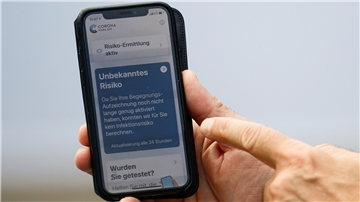 Seit 2 Uhr in der Nacht zum Dienstag steht die Corona-Warn-App zum Download bereit.