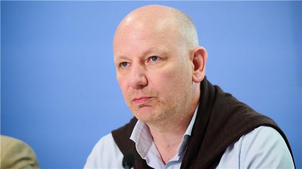 Demokratieforscher: Merz bedient Ressentiments Seit 2002 untersucht die Leipziger Autoritarismus-Studie, auch als Mitte-Studie bekannt, alle zwei Jahre autoritäre und rechtsextreme Einstellungen in der Gesellschaft. (Archivbild)