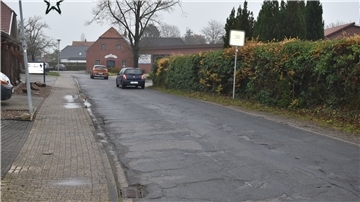Seit 2019 auf Eis gelegt ist die angestrebte Grundsanierung der Schulstraße in Schwei.