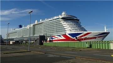 Seit dem Frühjahr liegt der Neubau „Iona“ an der Columbuskaje in Bremerhaven.