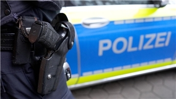 Seit den frühen Morgenstunden sind Polizisten an mehreren Orten in Niedersachsen und an einem Ort in Sachsen-Anhalt im Einsatz (Symbolbild).
