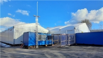 Seit einem Vierteljahr steht eine Notunterkunft für Flüchtlinge beim Berufsbildungszentrum in Brake. Bewohnt ist sie bislang nicht. Der Landkreis hat die Unterkunft konzipiert für ukrainische Familien. Doch die werden derzeit nicht der Wesermarsch zugewiesen.