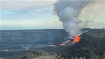 Seit einigen Tagen spuckt Vulkan Kilauea Lava und Asche.