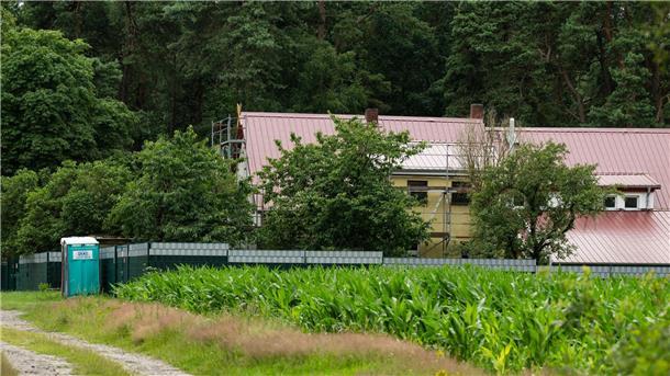 Landkreis verbietet Veranstaltungen auf „Heimathof“ Seit Jahren wehren sich Menschen in Eschede gegen Treffen von Rechtsradikalen auf einem Hof. Nun setzt der Landrat ein Signal. (Archivbild)