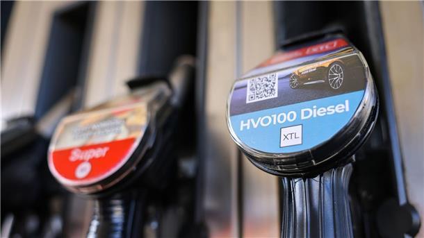 Studie spricht Diesel-Alternative positive Klimabilanz ab Seit Mai 2024 ist HVO100 als Kraftstoffalternative in Deutschland erhältlich. (Archivbild)