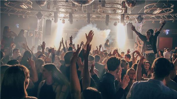 Grünen-Fraktionsvorsitzende Karen Lingner-Bahr wurde bei der Disco Pam Pam in Hagen gern einen Ort der Begegnung für alle Generationen schaffen. Dort sollen allerdings altersgerechte Wohnungen errichtet werden. 
