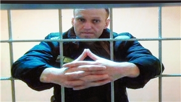 Seit Tagen läuft der Prozess gegen den russischen Oppositionspolitiker Alexej Nawalny ohne die Schalte in das Straflager. Sein aktueller Aufenthaltsort ist unbekannt.