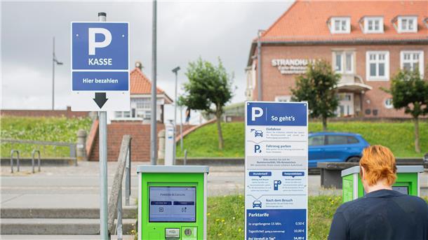 Neues Parksystem aktiviert: Teure Knöllchen am Neuen Hafen Bremerhaven Seit zwei Wochen im Einsatz: das digitale Parksystem am Zoo am Meer.