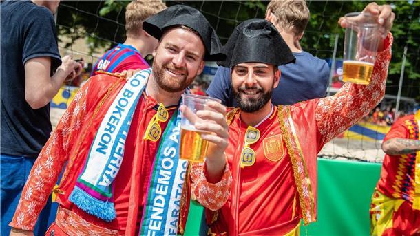 Kein Sommermärchen für Brauer: Bierabsatz bricht ein Selbst der Bierdurst der Fußball-Fans bei der EM konnte den Bierabsatz im Juni nicht retten.
