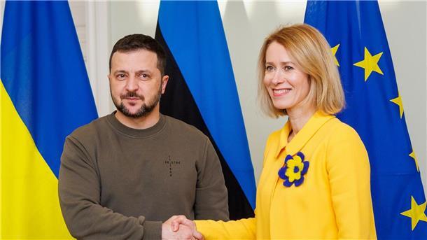 Krieg gegen die Ukraine: So ist die Lage Sendeten mit der Wahl ihrer Kleidung eine Botschaft: Estlands Premierministerin Kaja Kallas und der ukrainische Präsident Wolodymyr Selenskyj.