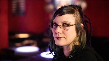 Sich selbst bezeichnet Rebecka Alexandra Johnson-Acquistapace nicht als Punk oder Gothic. Schubladendenken mag sie nicht.