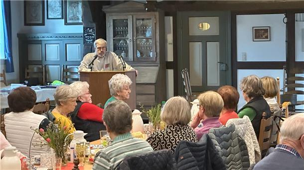 Experte klärt auf: Sicher im Straßenverkehr unterwegs Kaffeetafel des DRK-Ortsverbandes