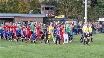 Fußballer Sportplatz Einweihung