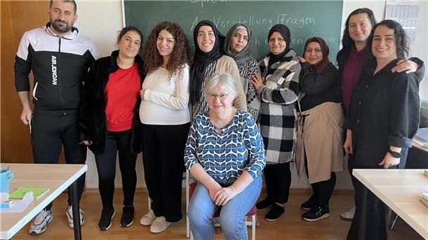 Was wir über den Frühling von unseren internationalen Mitbürgern lernen können Gruppenbild