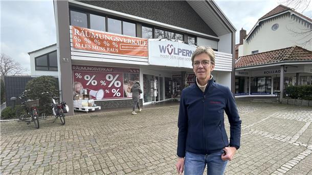 Das Selsinger Geschäft „Wülpern Mittendrin“ schließt Sie habe sich die Entscheidung nicht leicht gemacht, sagt Inhaberin Sabine Wülpern über die Schließung von „Wülpern Mittendrin“. Doch die Umsätze hätten einfach nicht mehr ausgereicht für das große Geschäft. Potenziellen Nachfolgern für die Ladenfläche bietet die Lavenstedterin ihre Unterstützung an.