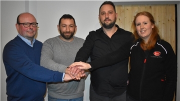 Sie haben zusammen mit einigen Mitstreitern den Ortsverband der Freien Wähler in Schiffdorf aus der Taufe gehoben (von links): Andreas Kahn, Marcel Freund, Sebastian Düchting und Ann-Kathrin Harrje.