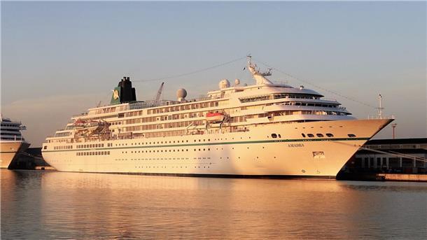 Weil die Lloyd Werft so schnell ist: ZDF-„Traumschiff“ kann Sonderreisen starten Amadea
