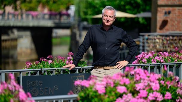 150.000 Übernachtungen in Lüneburg durch „Rote Rosen“ Sieben Millionen Tagestouristen kommen jedes Jahr nach Lüneburg - einen großen Anteil daran haben Fans der „Roten Rosen“.