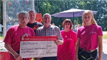 Siegfried Gaida, Michael Fittje, Norbert Ostendorf, Meike Günter und Norma Oberegger (von links) freuen sich über die Spende.
