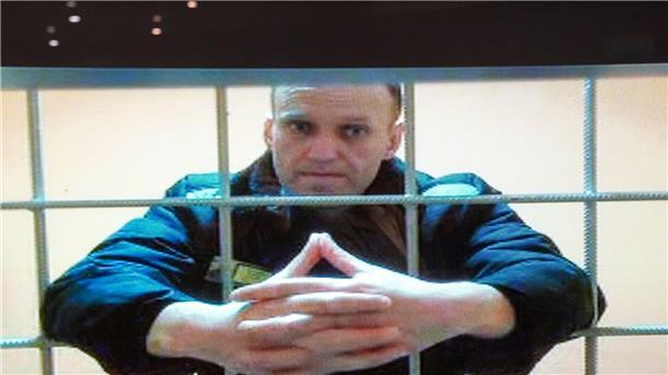 Sitzt seit mehr als zwei Jahren in Haft und hat bereits 165 Tage in einem zwei mal drei Meter kleinen Raum verbracht: Alexej Nawalny.
