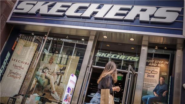 Skechers geht für Milliarden an Investmentfirma Skechers soll nach der Übernahme die Börse verlassen. (Archivbild)