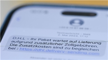 So eine gefälschte Nachricht haben schon viele auf ihr Handy bekommen. 