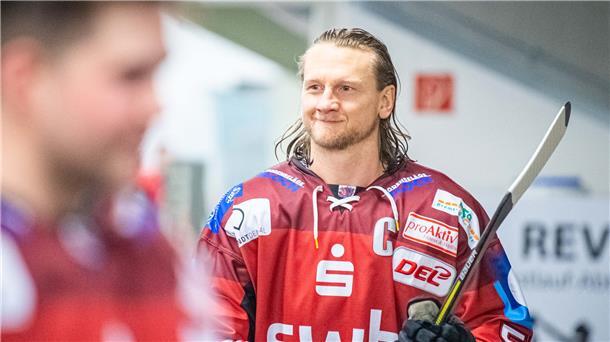 Kapitän Moore hält die Pinguins auf Kurs So kennt man den Teamkapitän: Mike Moore hat immer ein Lächeln auf den Lippen.
