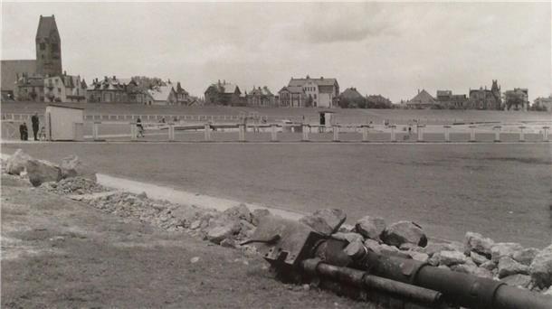 Der Mann, der Cuxhaven vor der Zerstörung bewahrte: So ging es nach dem Krieg für ihn weiter So sah Cuxhaven um 1947/47 aus: Die militärischen Anlagen mussten entfestigt und die Geschütze zerstört werden.