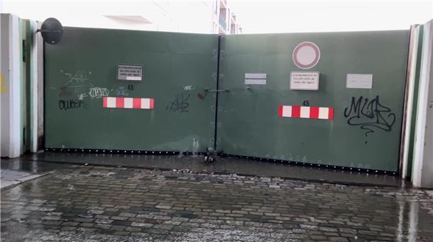 DER ADVENTS-STURM (Update 50): Hochwasser hat Stadt und Land im Griff, Schäden auch in der Wesermarsch, Zugverkehr weiter gestört So sieht es in Bremerhaven während des Hochwassers aus.
