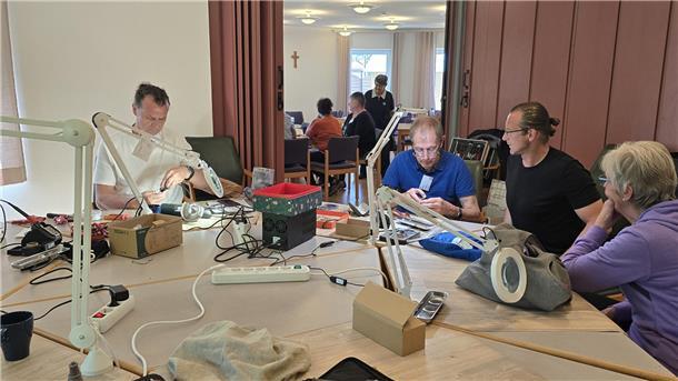 So wird im Braker Reparatur-Café gearbeitet.
