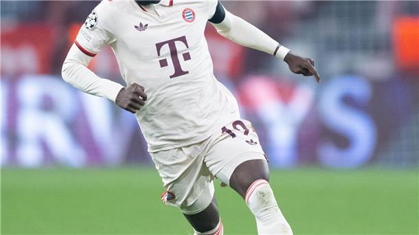 „Marca“: Bayerns Davies mit Real einig - Berater dementiert Soll sich mit Real Madrid über einen Wechsel einig: Alphonso Davies.