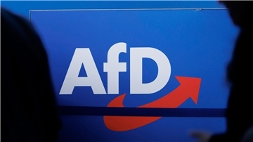 Sollte ein AfD-Verbotsverfahren angestoßen werden? Die Debatte hat nach Berichten über ein Treffen rechter Aktivisten mit Politikern der AfD wieder Fahrt aufgenommen.